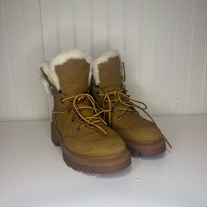 Women’s 6.5 US Timberland Cortina Valley Winter Hiker Water Resistant Boots Fur